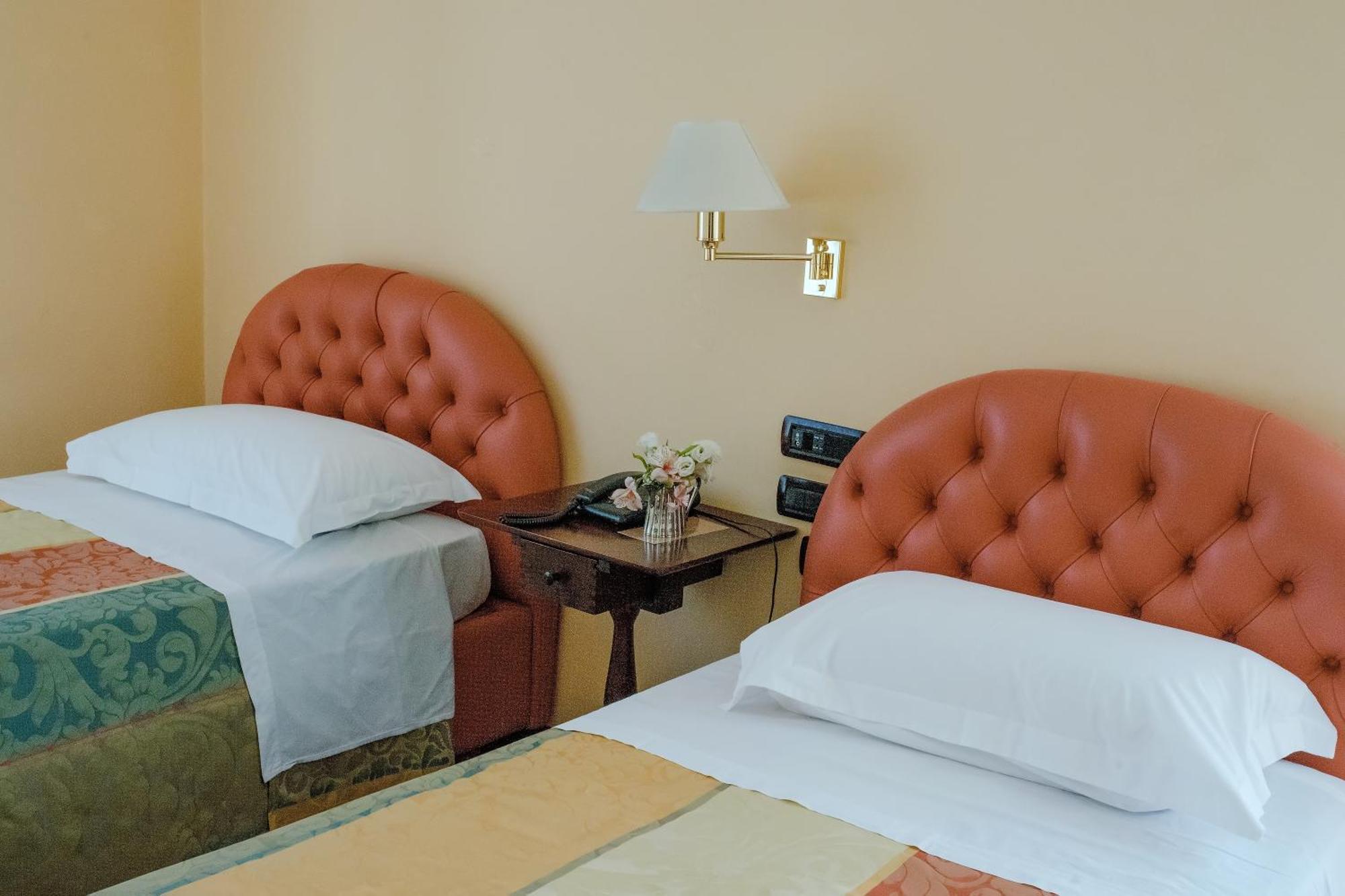 Basic Double Room,992975974:JPEG